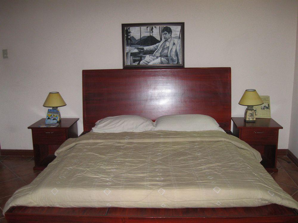 Red Tulip Hotel 安吉利斯 外观 照片